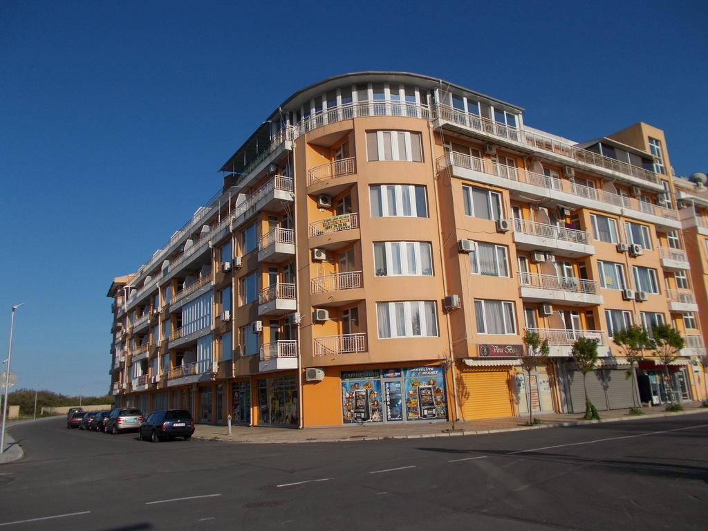 Apartamenti Zhelezovi Pomorie Exterior photo
