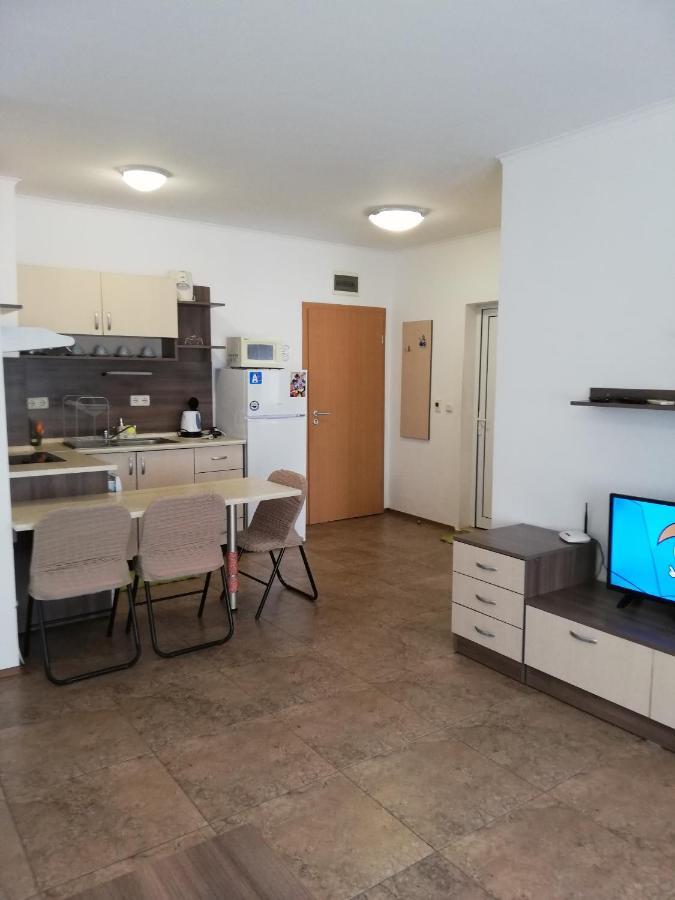 Apartamenti Zhelezovi Pomorie Exterior photo