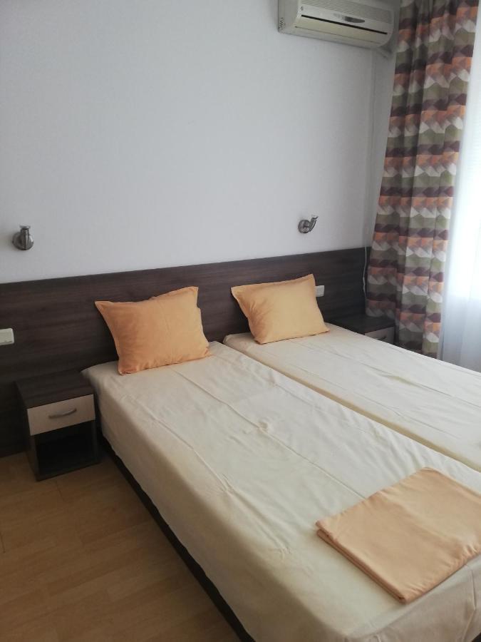 Apartamenti Zhelezovi Pomorie Exterior photo