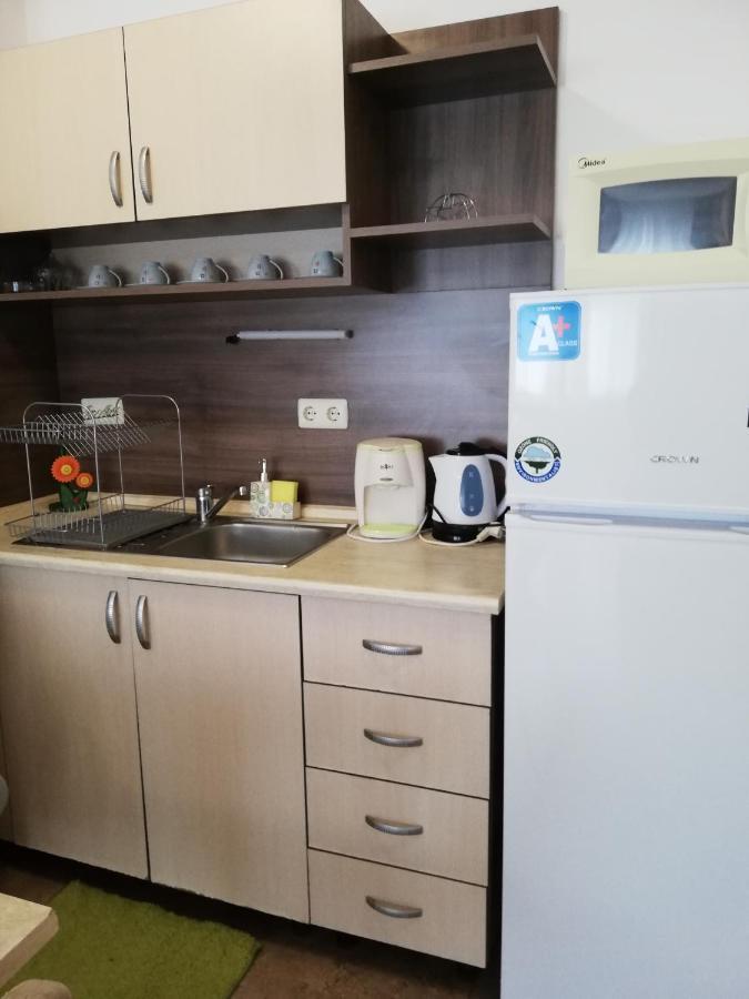 Apartamenti Zhelezovi Pomorie Exterior photo