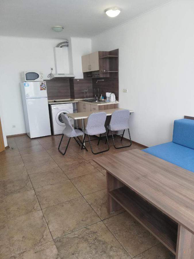 Apartamenti Zhelezovi Pomorie Exterior photo