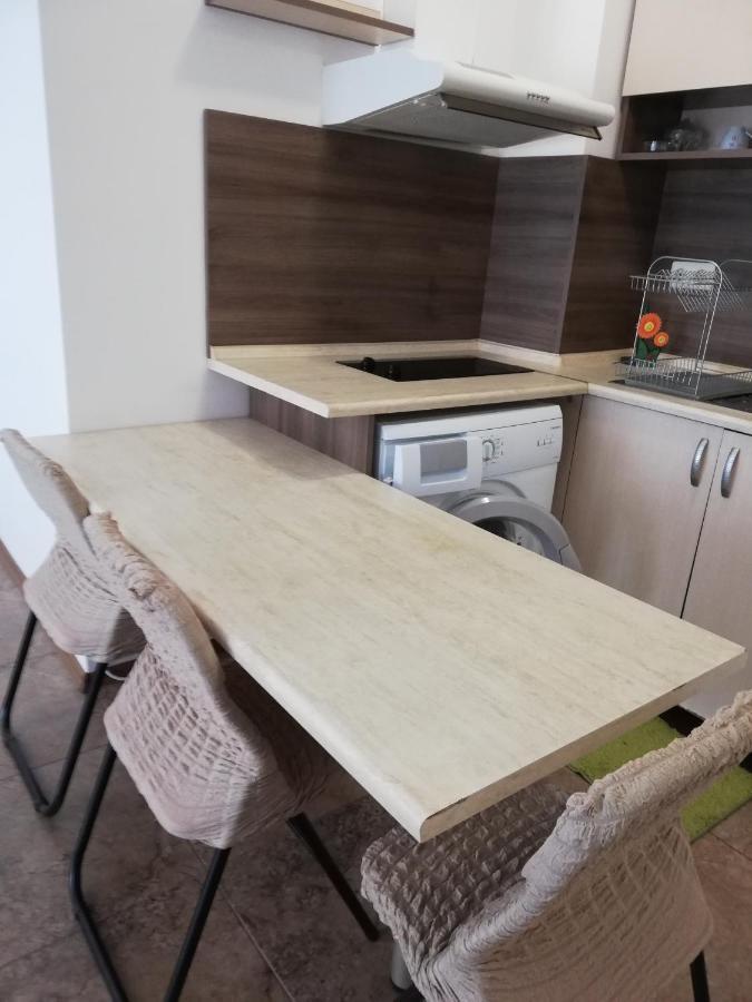 Apartamenti Zhelezovi Pomorie Exterior photo