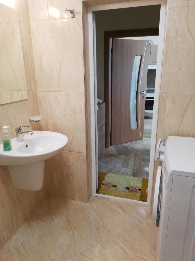 Apartamenti Zhelezovi Pomorie Exterior photo