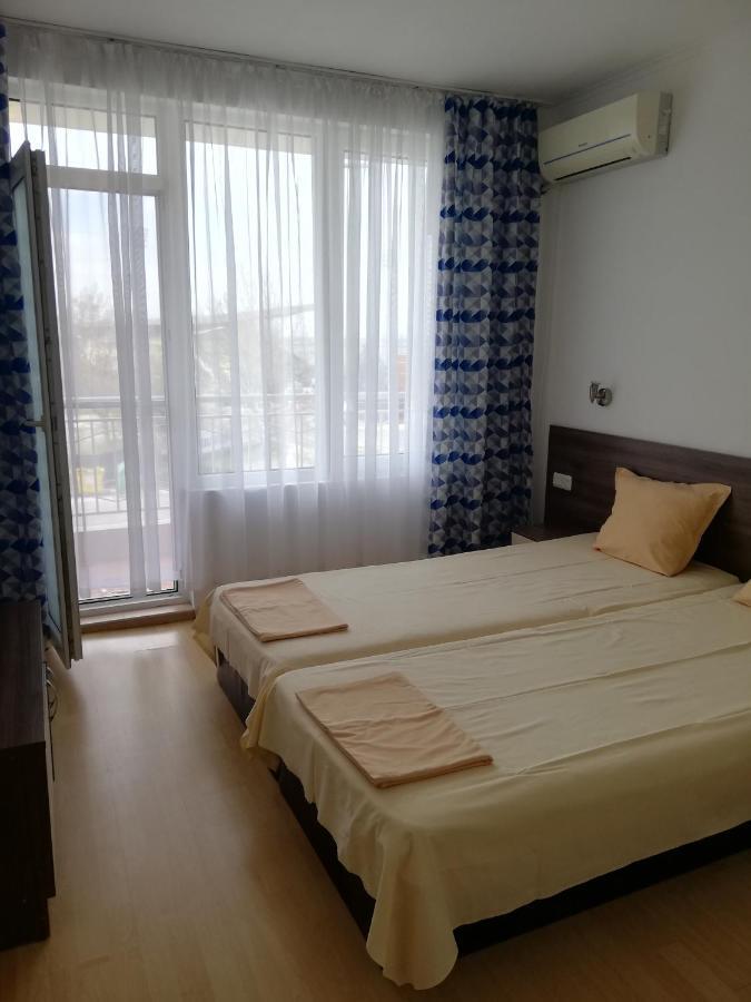 Apartamenti Zhelezovi Pomorie Exterior photo