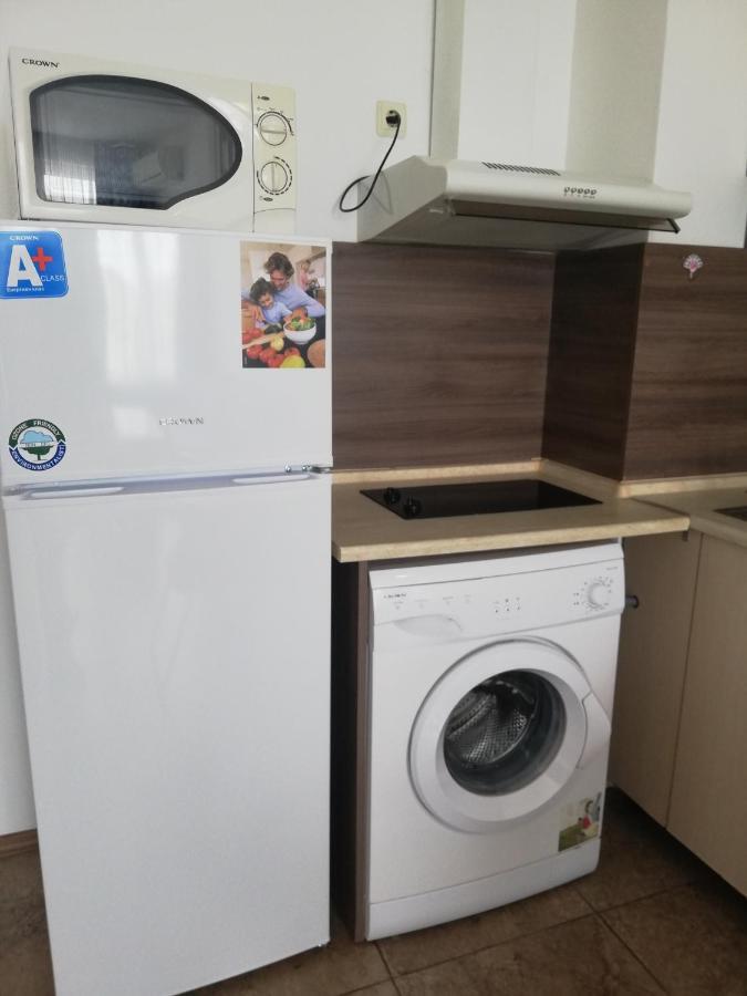 Apartamenti Zhelezovi Pomorie Exterior photo