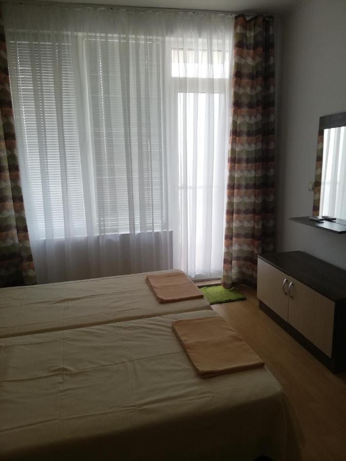 Apartamenti Zhelezovi Pomorie Exterior photo
